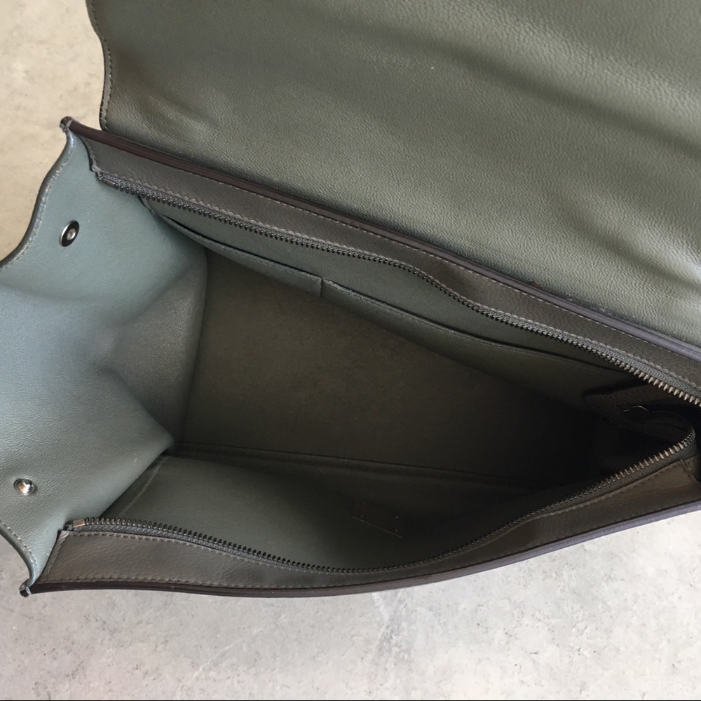 Celine Trapeze handbag in Almond - Picture 9 of 14